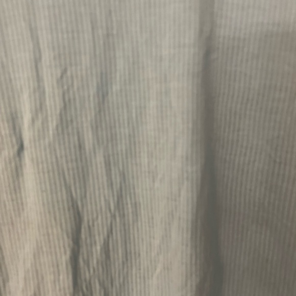 Ladies light lululemon shirt sleeve top - Picture 6 of 6